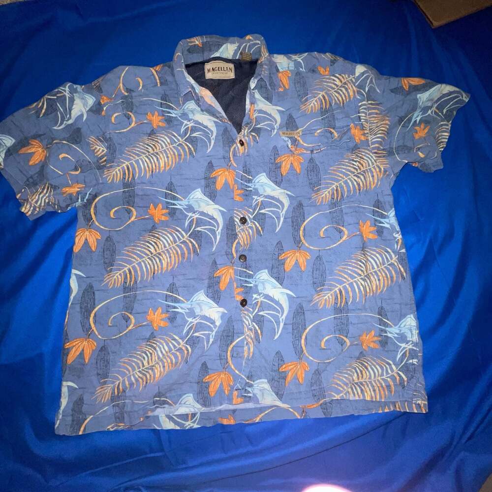 L - Magellan Sportswear Men's  Blue Marlin Fish Print Short Sleeve Fishing Shirt